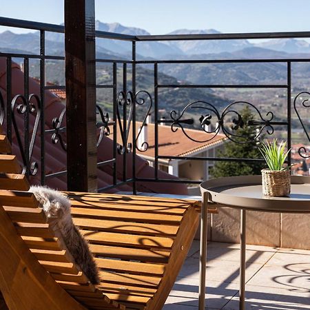 Gm Luxury Suites Kalavryta Quarto foto